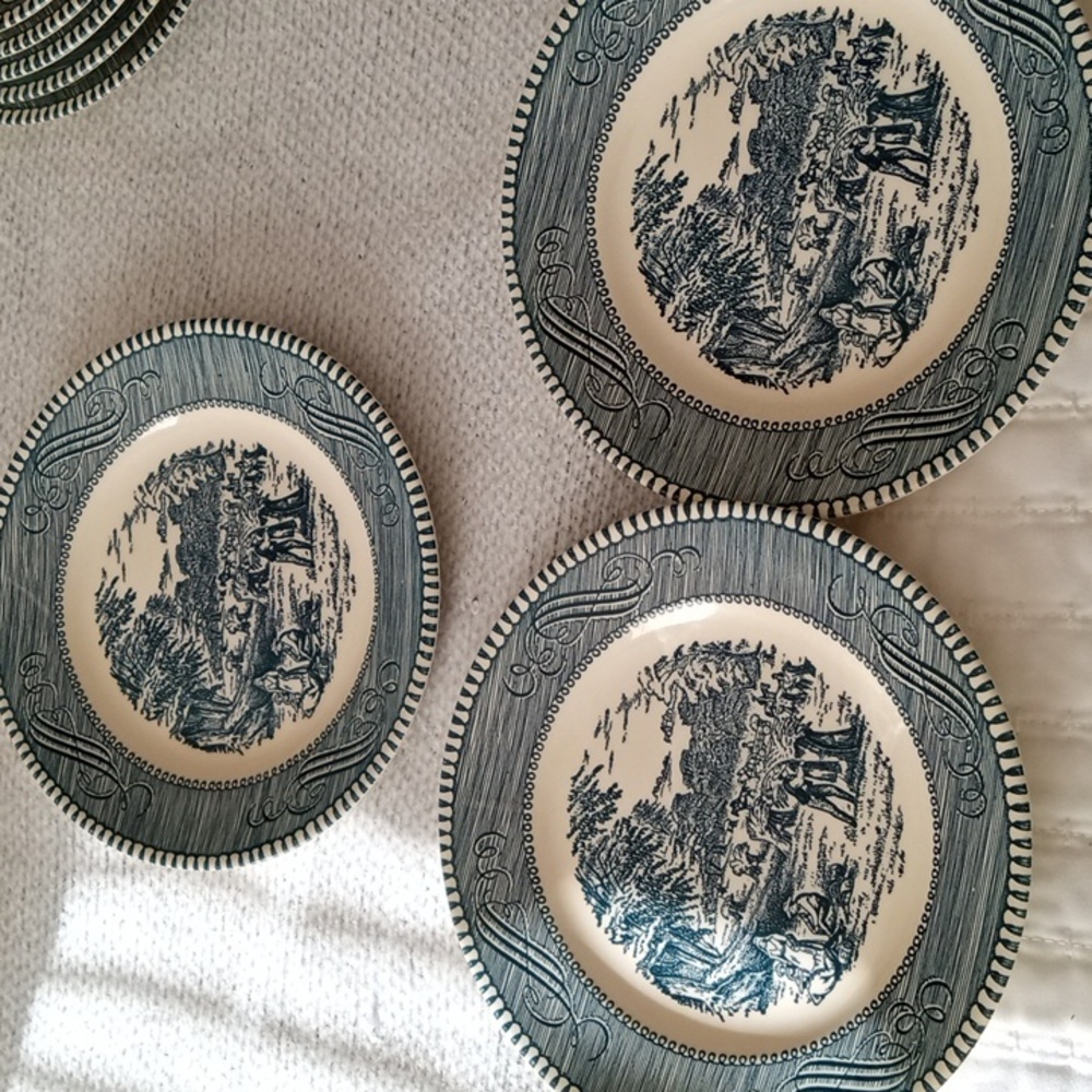 Vintage Currier and Ives dessert plates